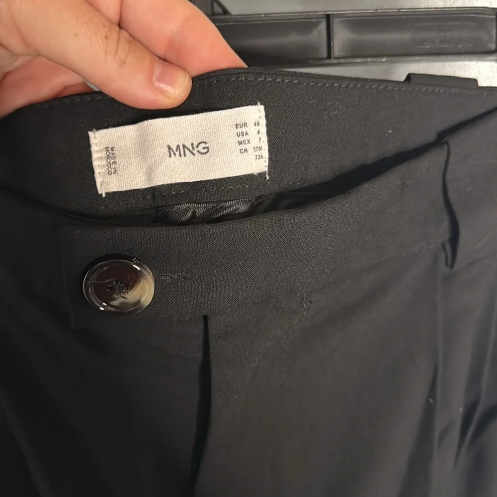 Mango / MNG pleated Classic Black Dress Pants, Size 8